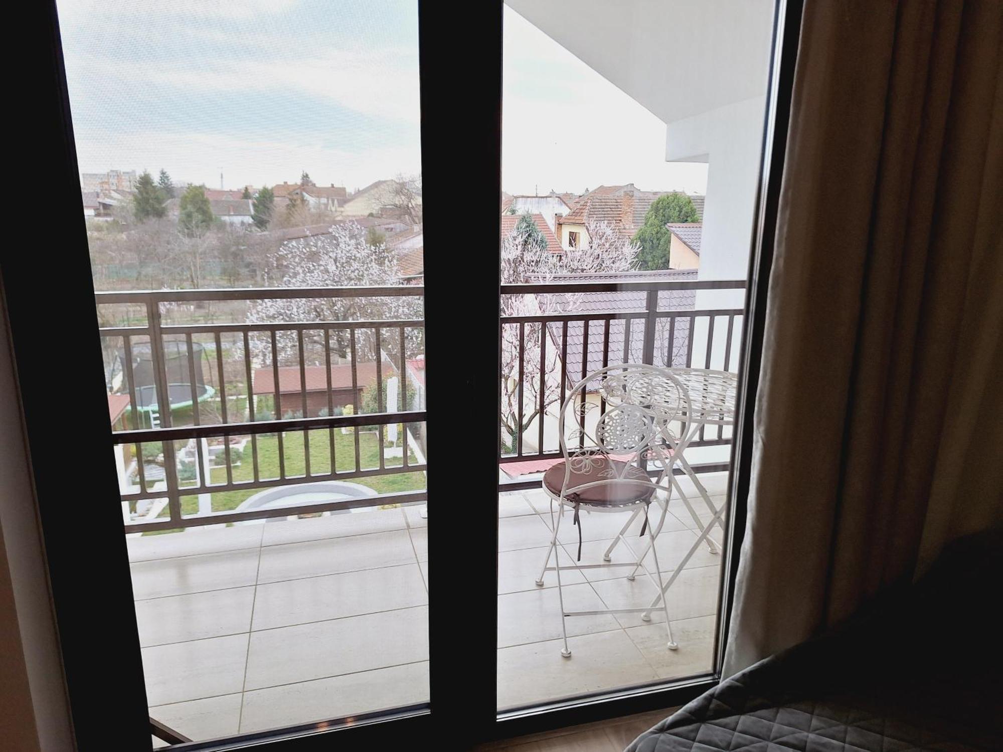 Trend Bed & Breakfast Арад Екстериор снимка