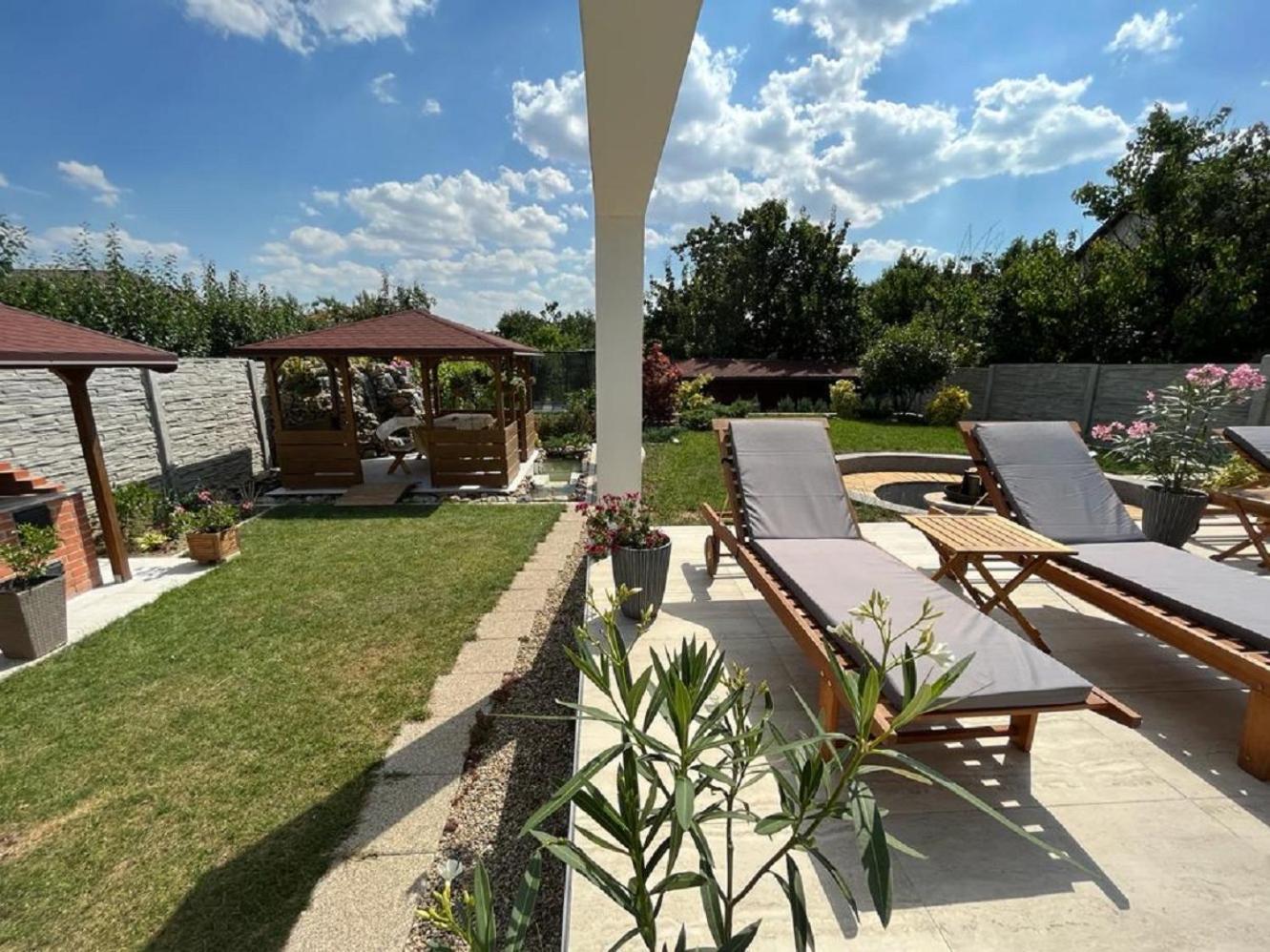 Trend Bed & Breakfast Арад Екстериор снимка